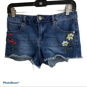 COPY - Romeo +Juliet couture floral jean shorts Embroidery Size Small denim sho…